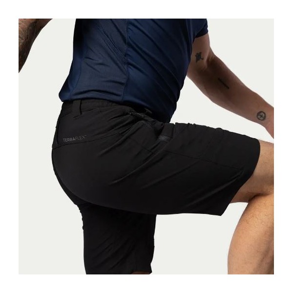 POHODNE KRATKE HLAČE ČRNE